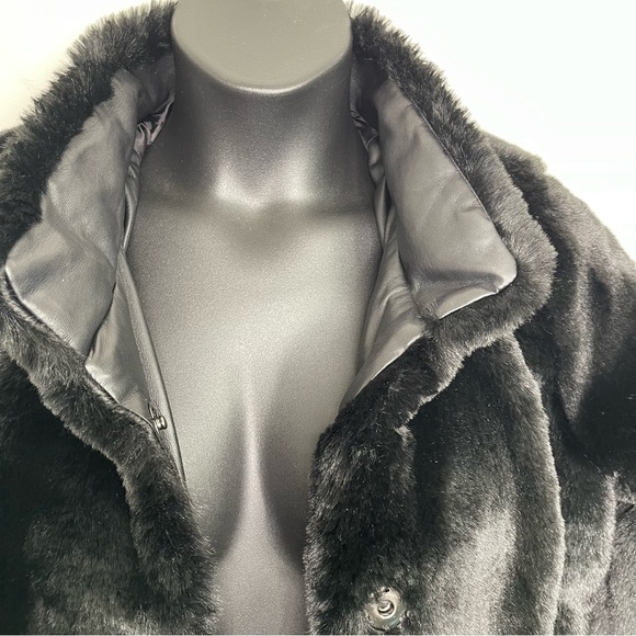 New York and Company Faux Fur Coat in size M - Picture 7 of 10